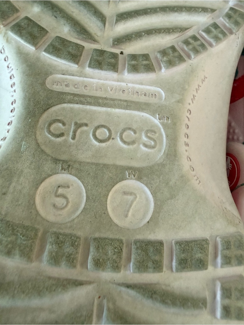 Crocs Classic Fresh Fruits Womens Size 7 Pink Red Cherry - Picture 7 of 7